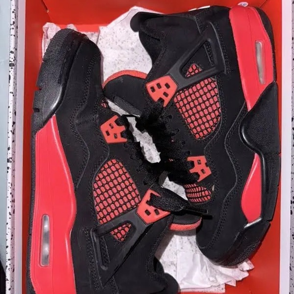 Authentic Jordan Retro 4’s Red Thunders // Youth Size 5.5 // NIB